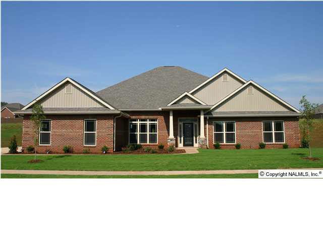 New Photo - What a Beauty! 3 Car Garage, too.