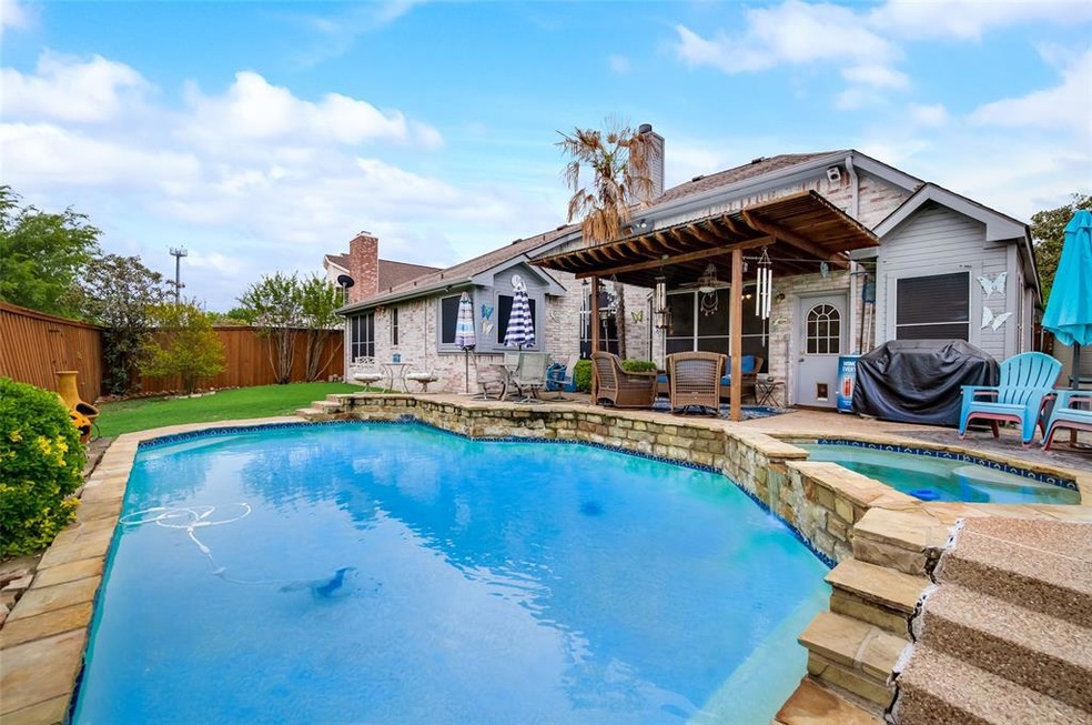 312 Shady Timbers Ln, Murphy, TX 75094 - photo 1