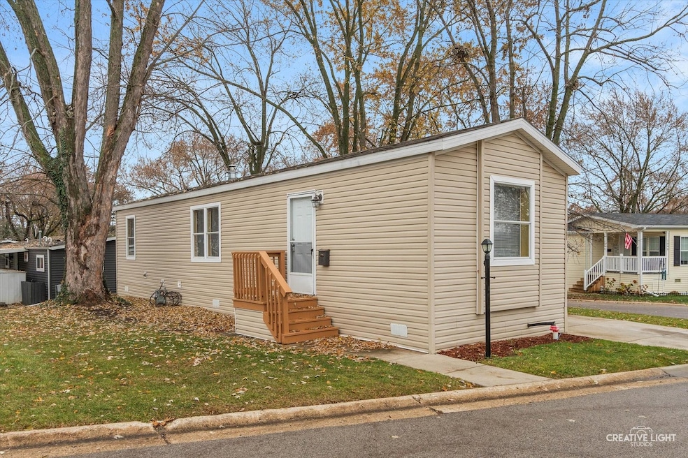 1101 Richard Rd, Elgin, IL 60123 - photo 1