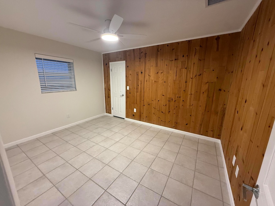 435 Collins St unit upstairs only, Key Largo, FL 33037 - photo 1