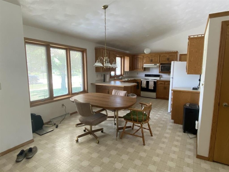 W2817 Kebe Ct, Appleton, WI 54915 - photo 1
