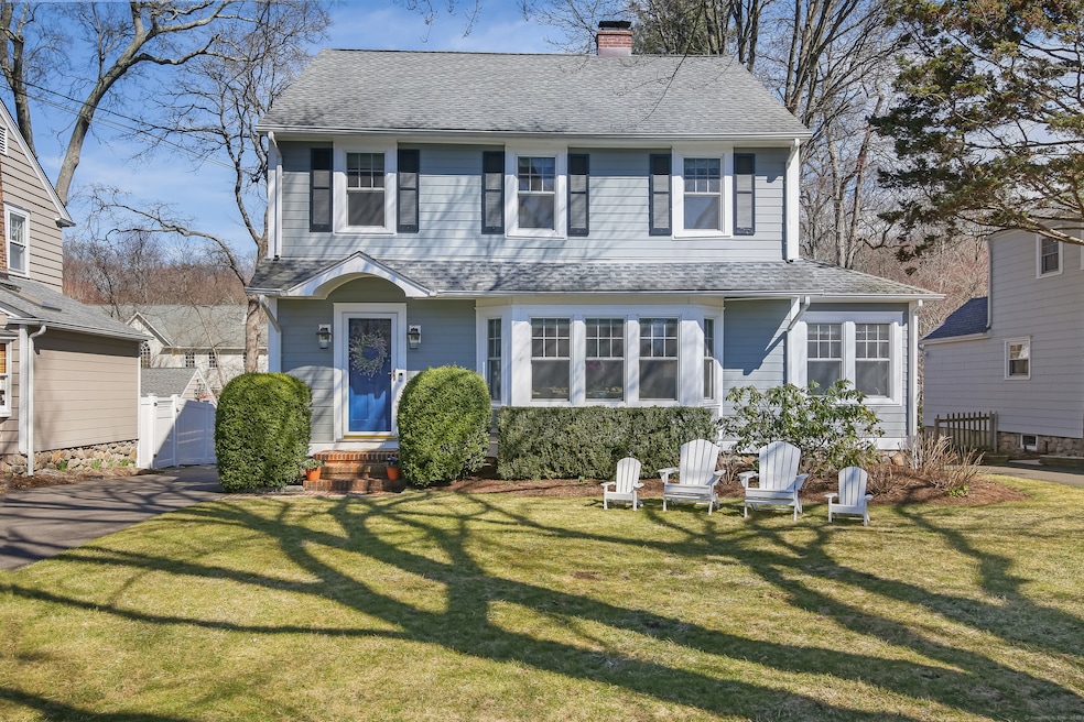 129 Holmes Ave, Darien, CT 06820 - photo 1