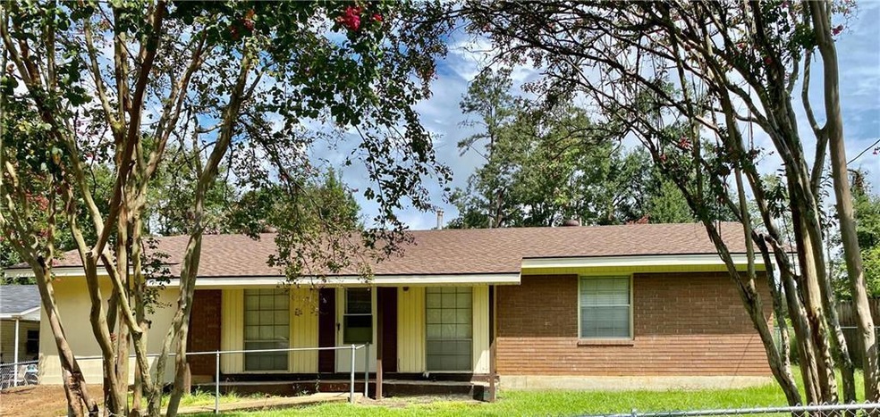 141 Walker Dr, Pineville, LA 71360 - photo 1