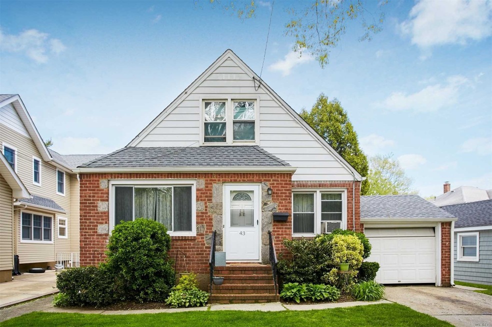 43 Childs Ave, Floral Park, NY 11001 - photo 1