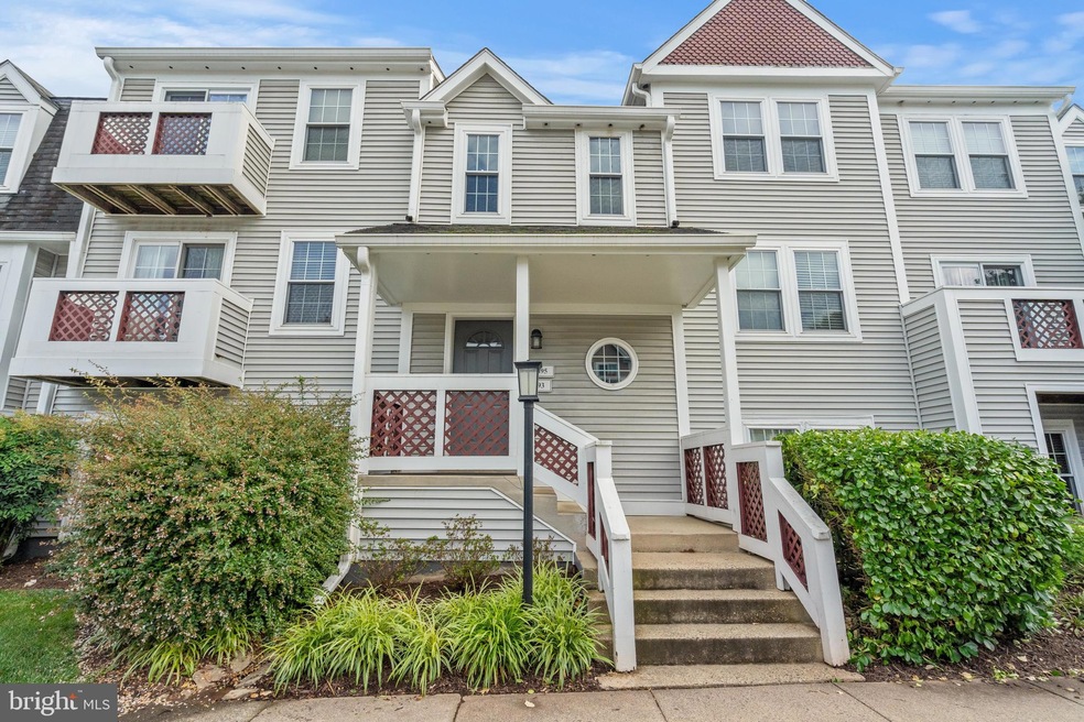 12895 Grays Pointe Rd unit 12895A, Fairfax, VA 22033 - photo 1