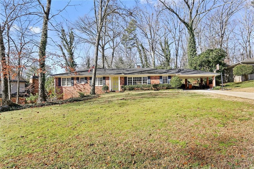 4 Bedroom, 3 1/2 bath brick house on appx 1/2 acre
