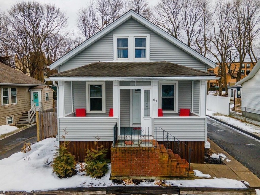 21 Garrison St, Fairhaven, MA 02719 - photo 1