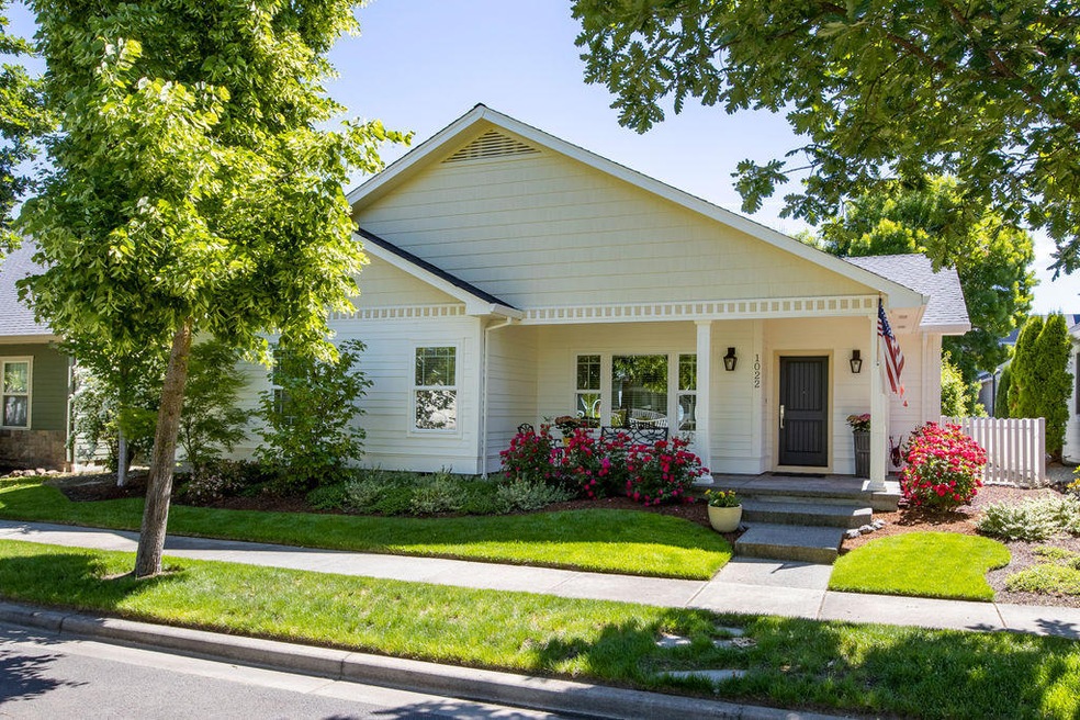 1022 Sandoz St, Central Point, OR 97502 - photo 1