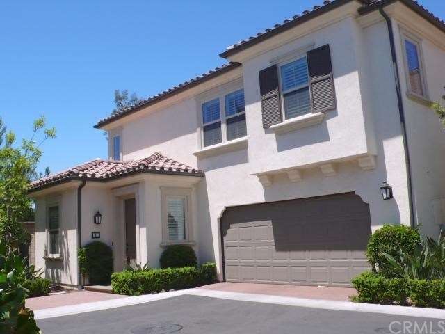 95 Splendor: a detached home, sits at the end of a