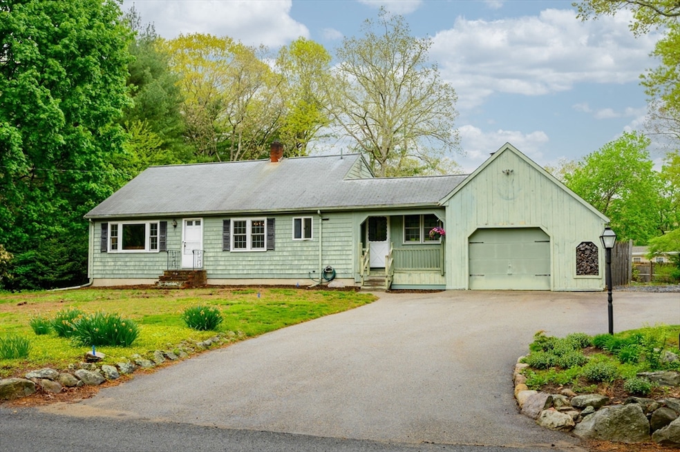 101 Brook Bend Rd, Hanover, MA 02339 - photo 1