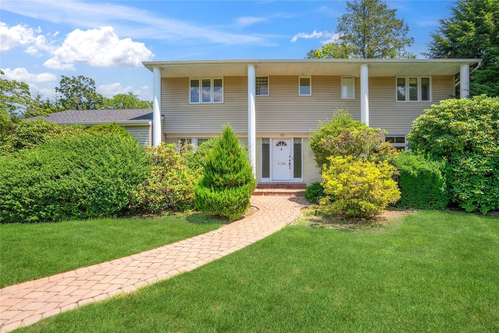 Sold $1,850,000 • Co-Listing Agent