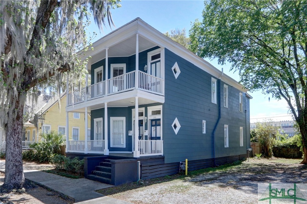 215 W 41st St, Savannah, GA 31401 - photo 1