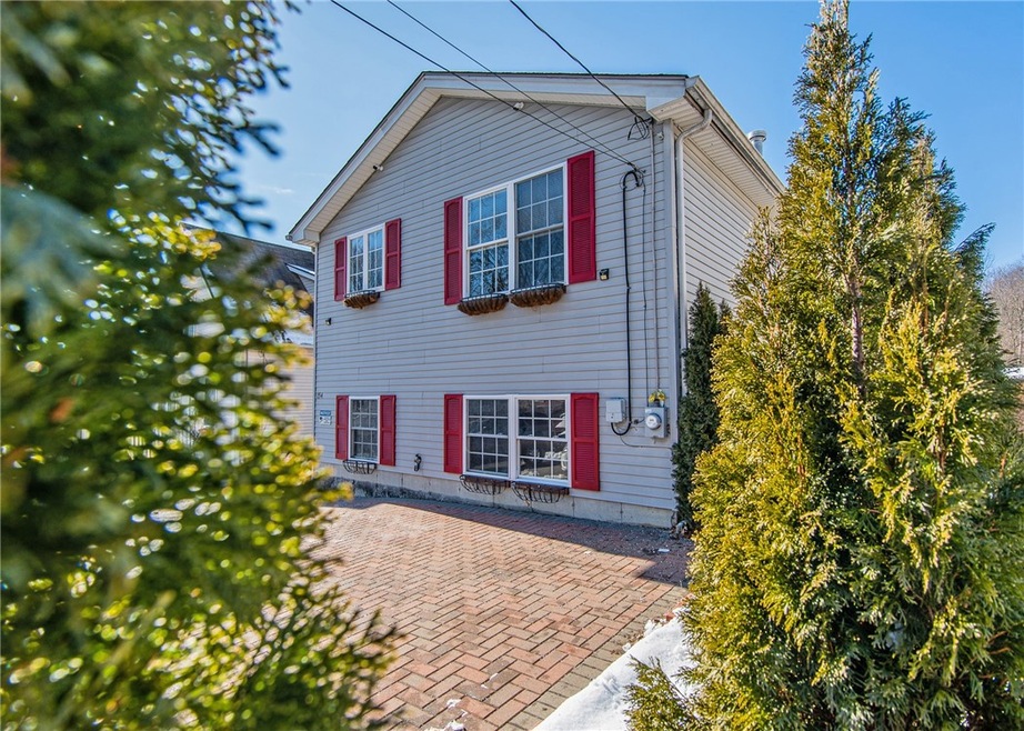 154 Rushmore Ave, Providence, RI 02909 - photo 1