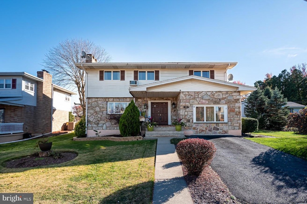 1522 1528 W Congress St, Allentown, PA 18102 - photo 1