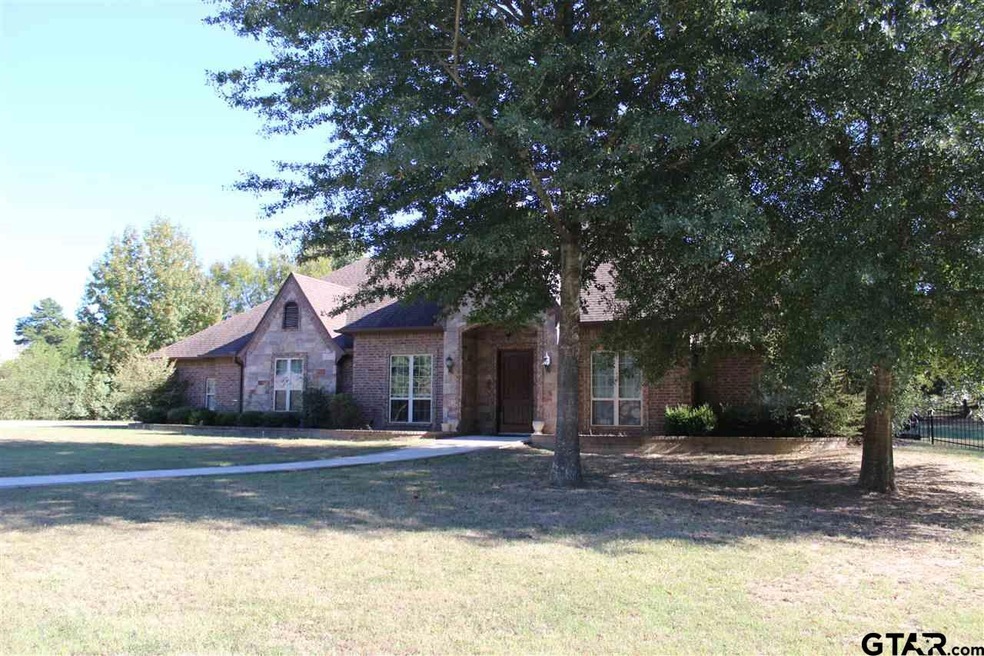 1621 1621 Butterfield Cir, Tyler, TX 75703 - photo 1