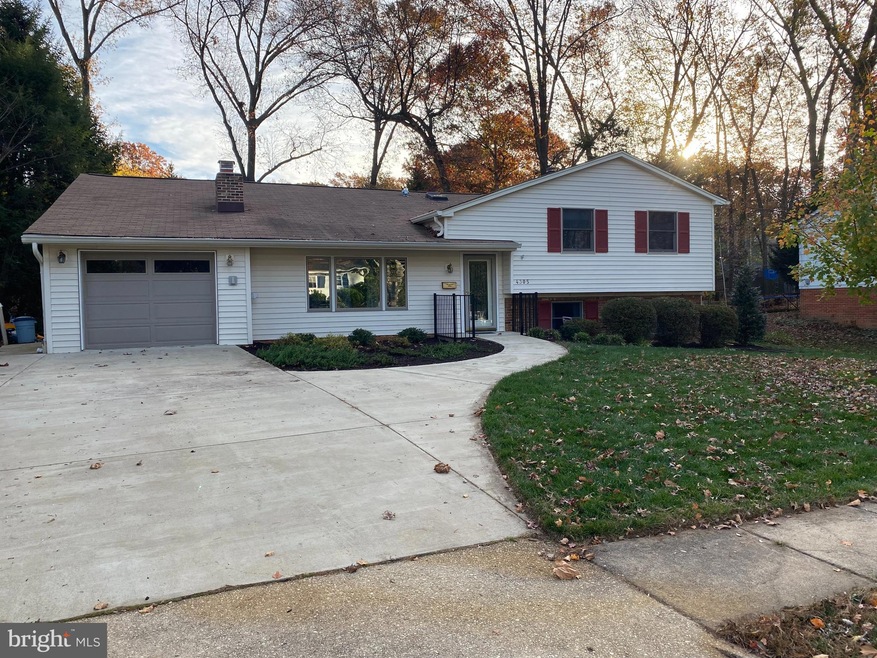 4305 Hollowview Ct, Fairfax, VA 22032 - photo 1