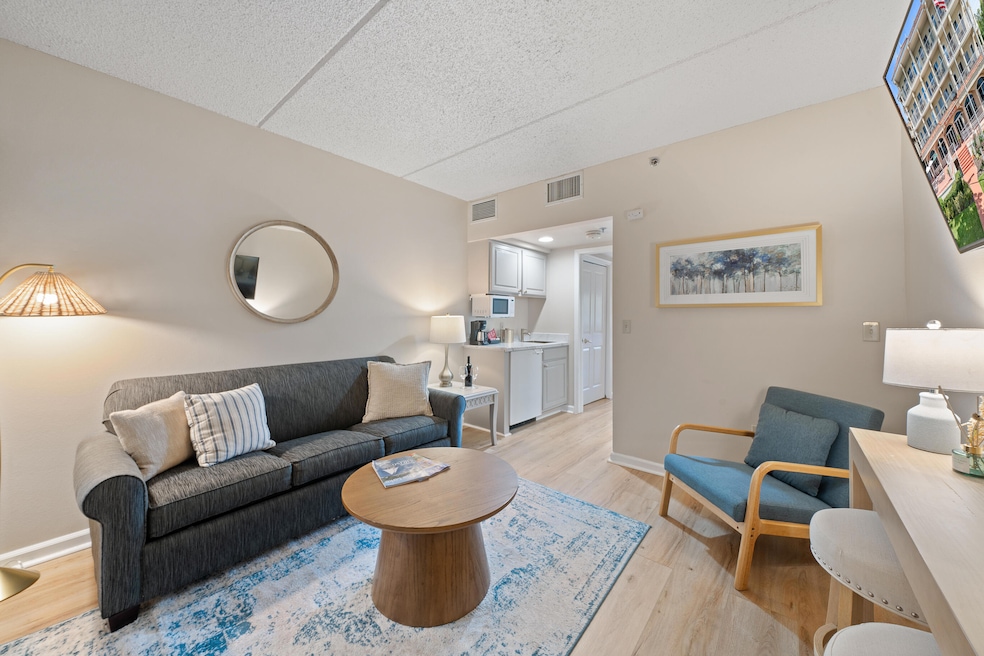 335 Wrigley Dr unit 308, Lake Geneva, WI 53147 - photo 1