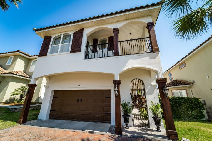 La Valencia Beach Resort