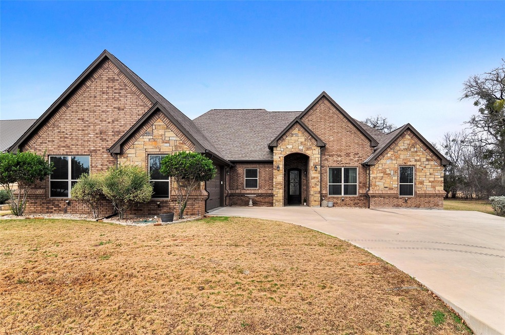 4620 Stoney Creek Ct, Granbury, TX 76049 - photo 1