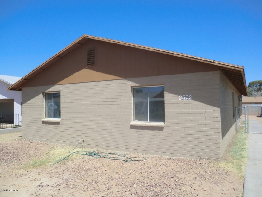 4 BEDROOM 2 BATHS