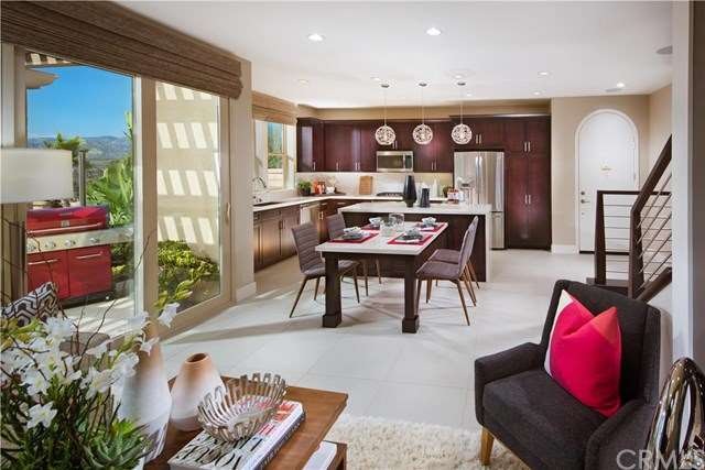 Spacious kitchen with large center island open up 