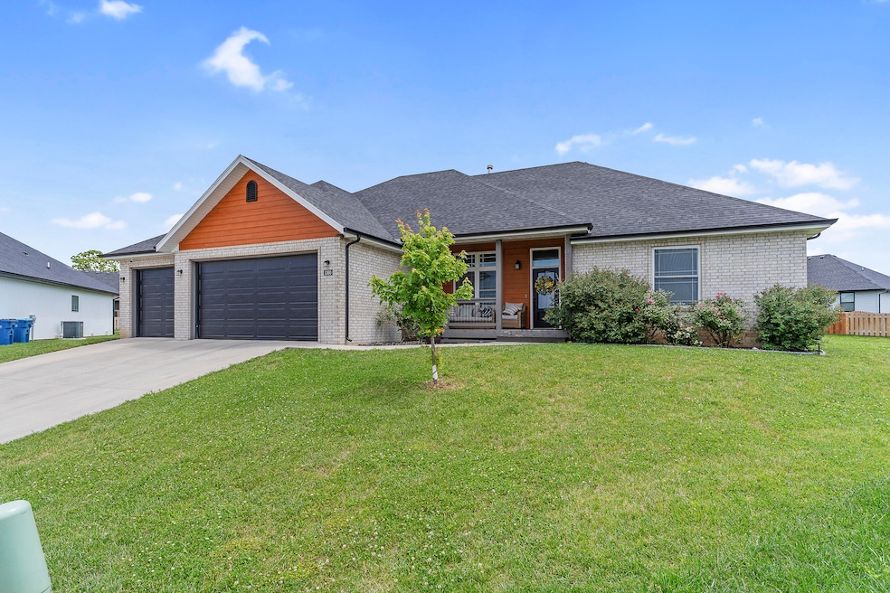 1360 N Rainbow Ct-3