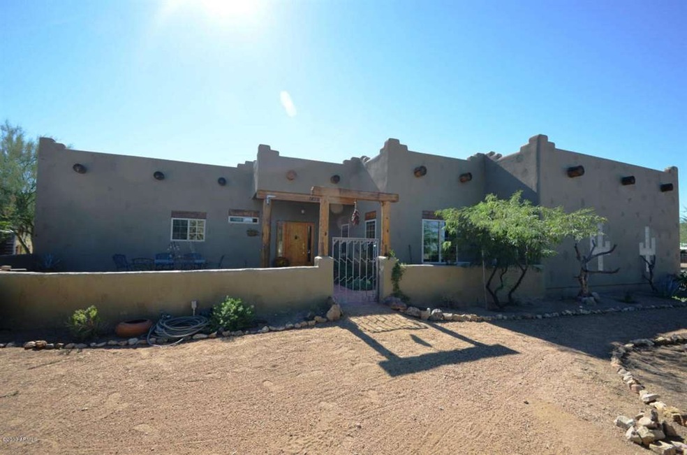 Custom Sante Fe home on 2.5 acres