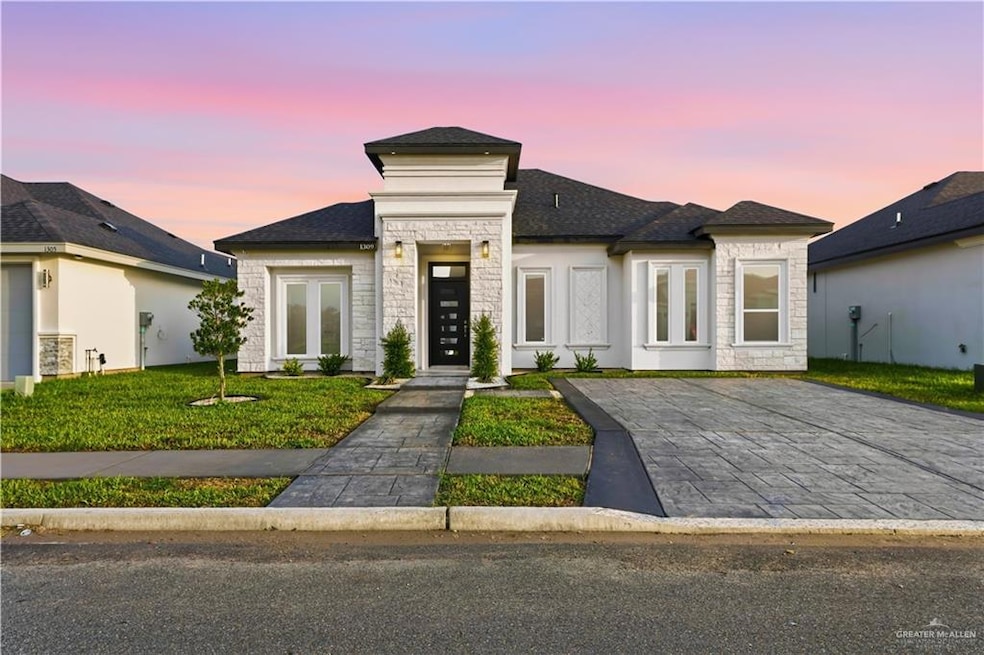 1309 E Evergreen St, San Juan, TX 78589 - photo 1