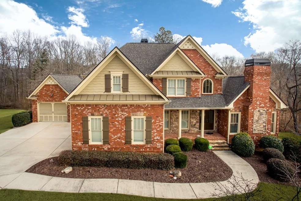 WOW! This house is a PERFECT 10! Tons of parking o