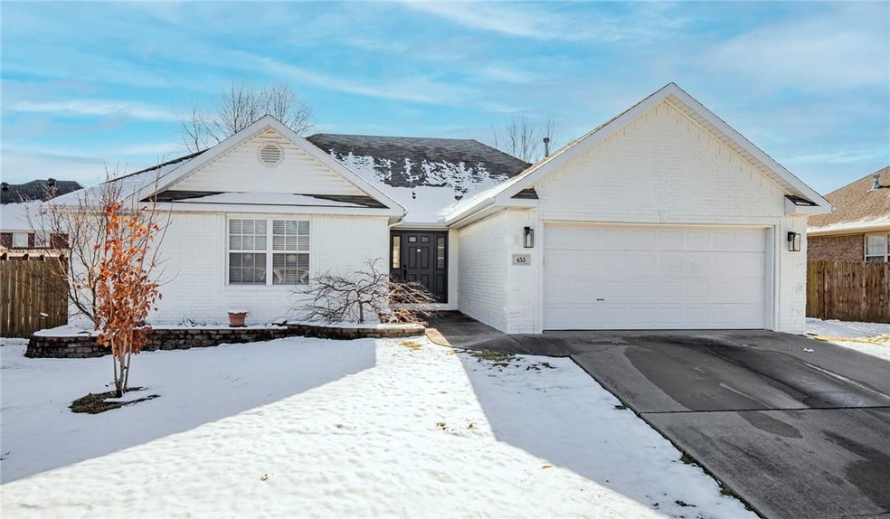 455 Hunter Allen Dr, Bethel Heights, AR 72764 - photo 1