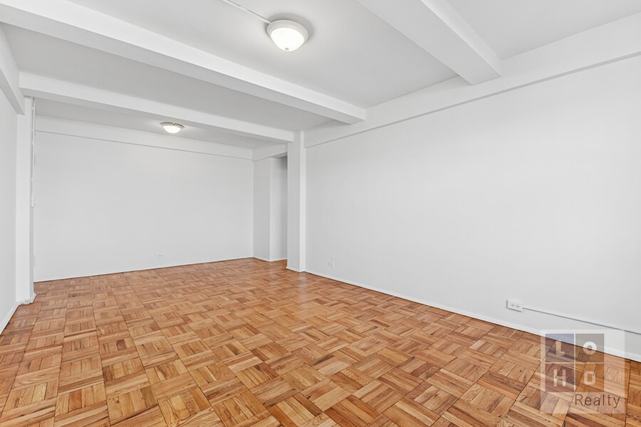 Amalgamated Dwellings unit J8E, New York, NY 10002 - photo 1