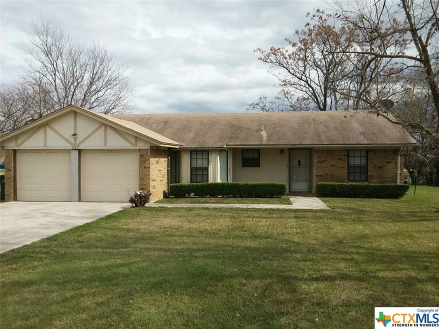 202 E Hogan Dr, Copperas Cove, TX 76522 - photo 1