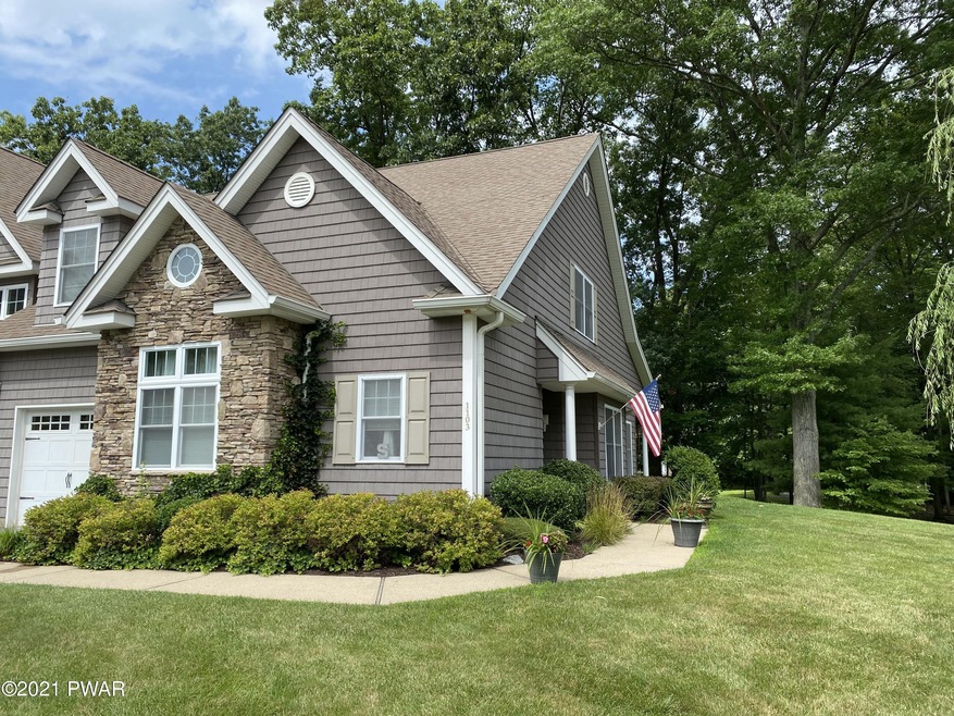 1103 Macintosh Way unit 501, Matamoras, PA 18336 - photo 1