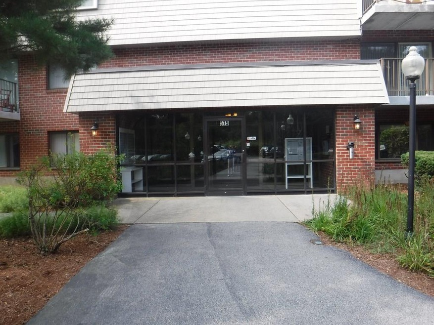 575 Broad St unit 213, East Weymouth, MA 02189 - photo 1