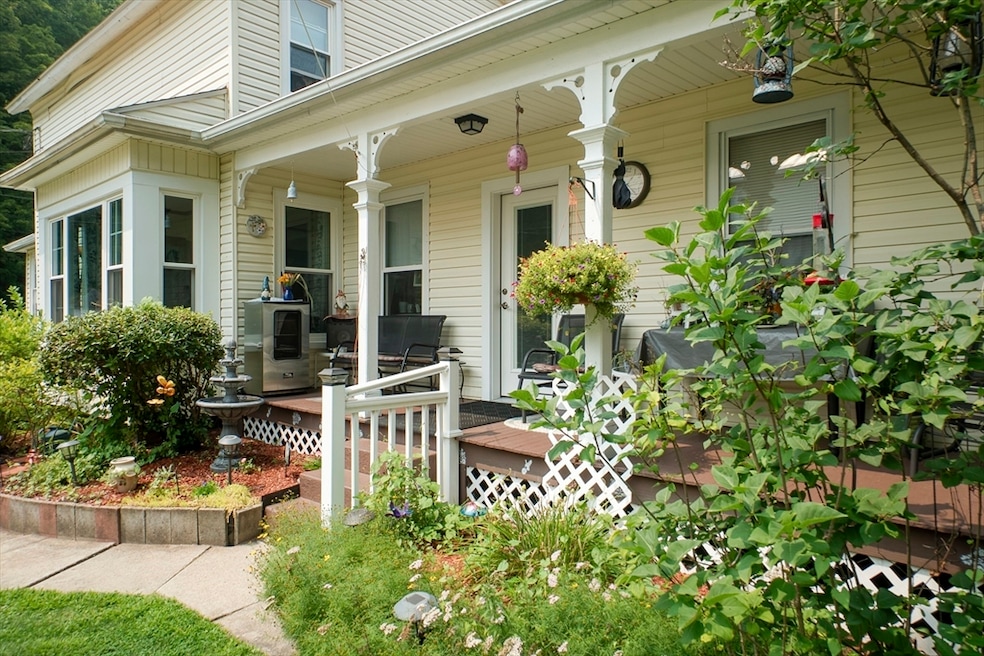 11 Crescent St, Millers Falls, MA 01349 - photo 1