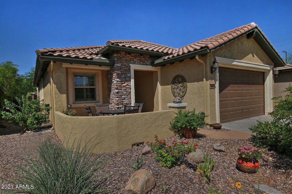 6603 W Mockingbird Way-large-001-039-Fro