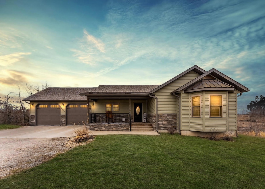 Country-Home-in-Town-in-Howell-County1
