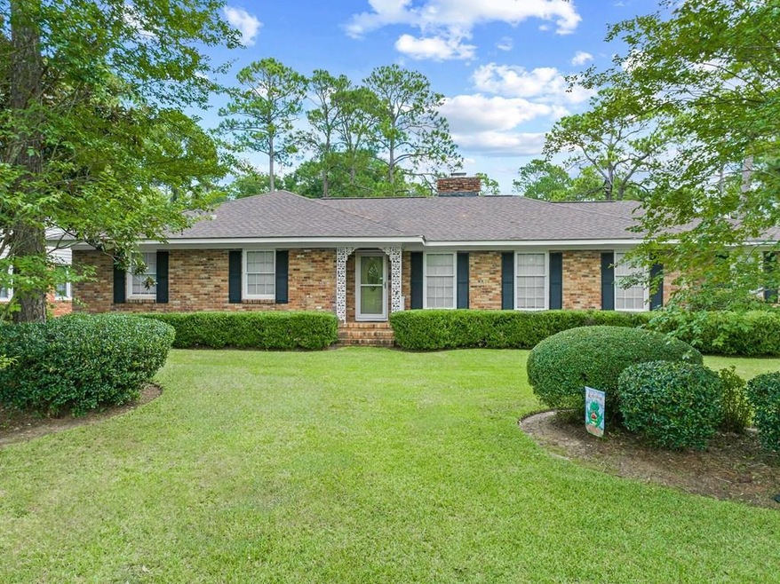 1907 E Lakeridge Dr, Albany, GA 31707 - photo 1