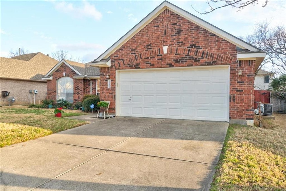 2820 Hollow Ridge Dr, Denton, TX 76210 - photo 1