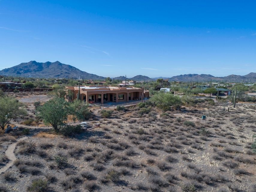 2.5 Acres of Privacy