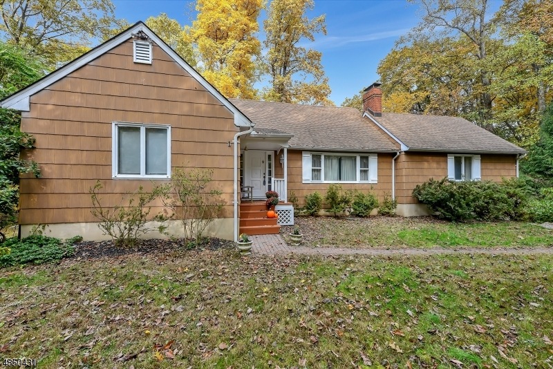 5 Overlook Rd, Bloomsbury, NJ 08804 - photo 1