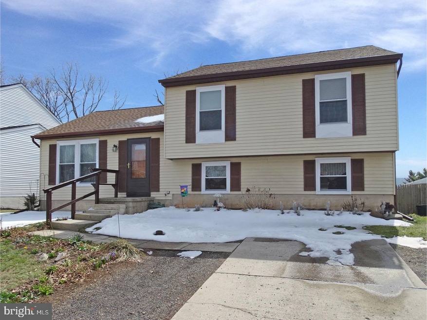 141 Independence Dr, Morrisville, PA 19067 - photo 1