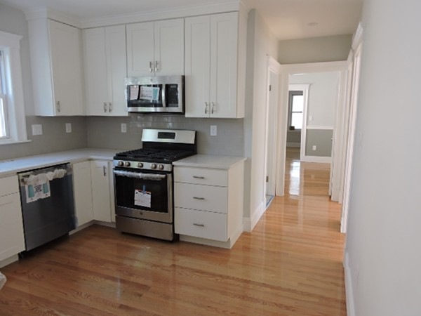 408 Baker St unit 1, West Roxbury, MA 02132 - photo 1