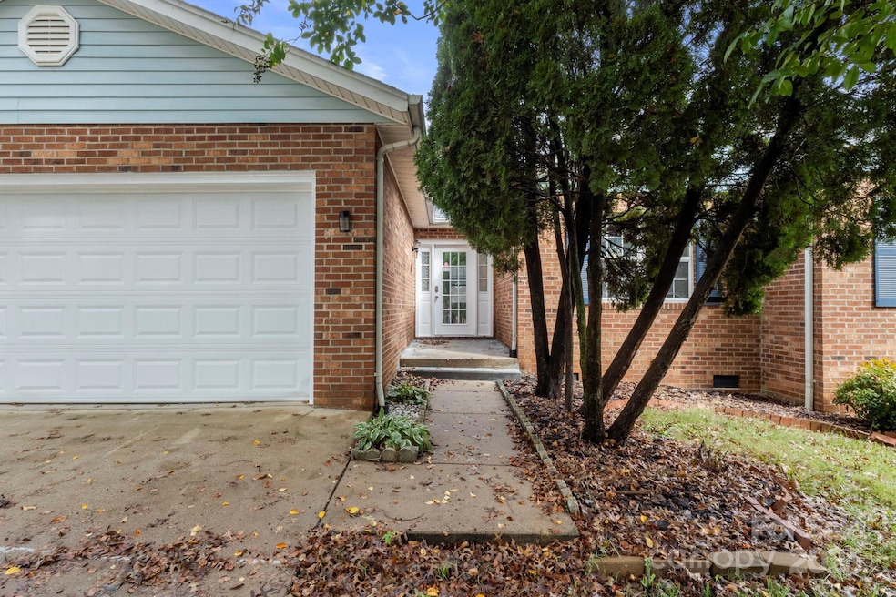 Under Contract $275,000