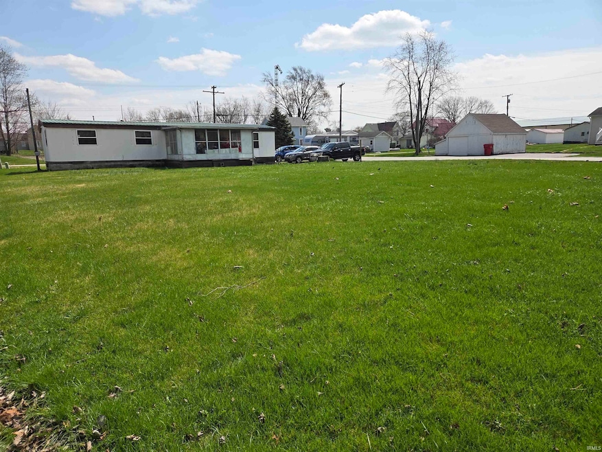 302 N Clark St, Reynolds, IN 47980 - photo 1