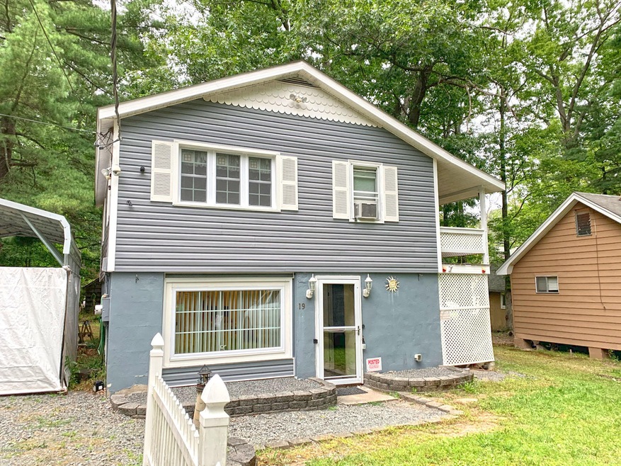 19 6th St, Hawley, PA 18428 - photo 1