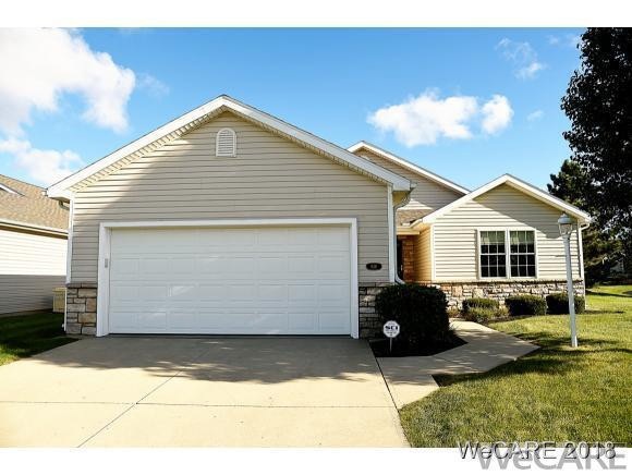 818 Adams Ct unit 20, Wapakoneta, OH 45895 - photo 1