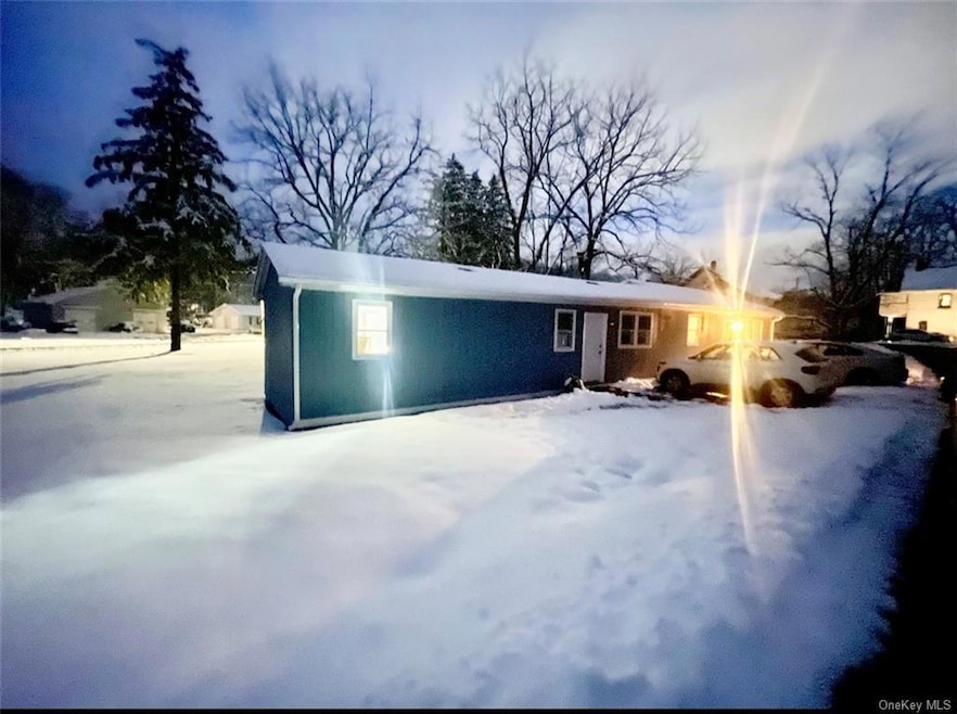 4 Sackett Square, Chester, NY 10918 - photo 1