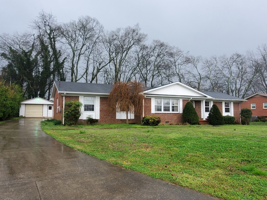 424 Dow Dr, Shelbyville, TN 37160 - photo 1