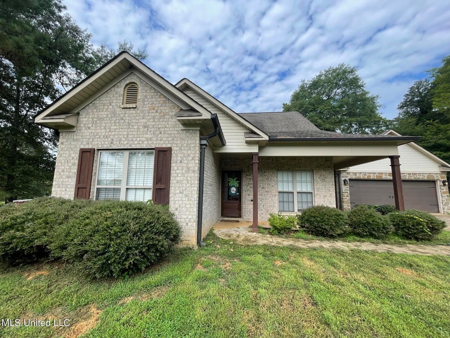 115 N Gregory St Ecru, MS